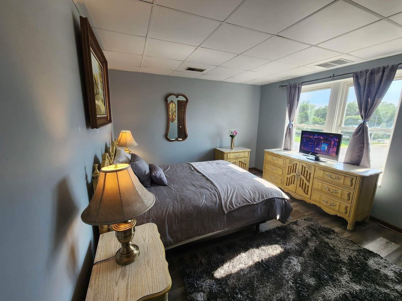525 East Pine Street - Photo 4 of 39