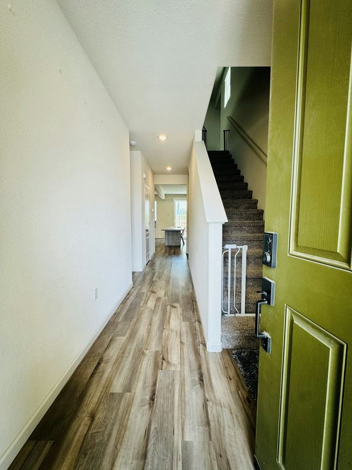 3026 Kenwood Cir - Photo 2 of 20