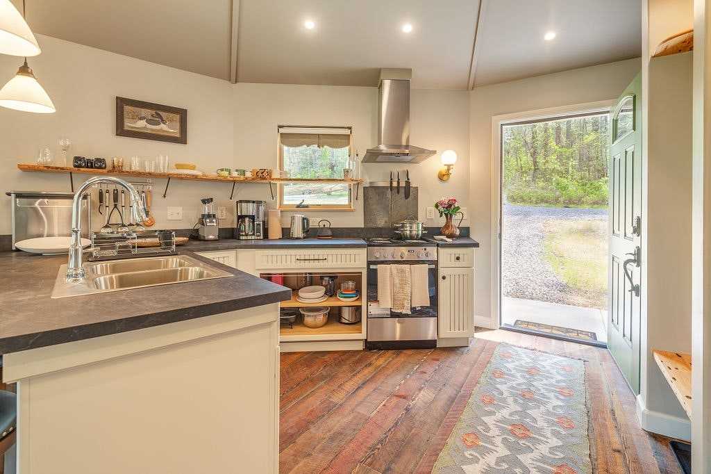 380 Old Leicester Road - Photo 2 of 15