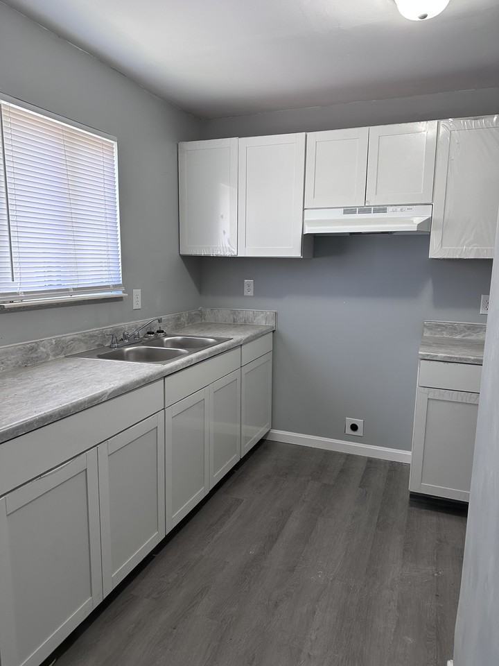 1632 North James H McGee Boulevard - Photo 3 of 28