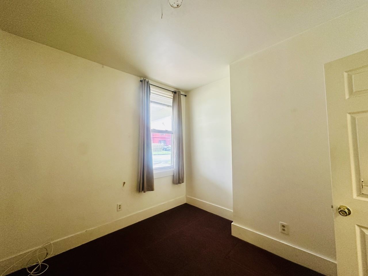 31 S William St - Photo 3 of 7