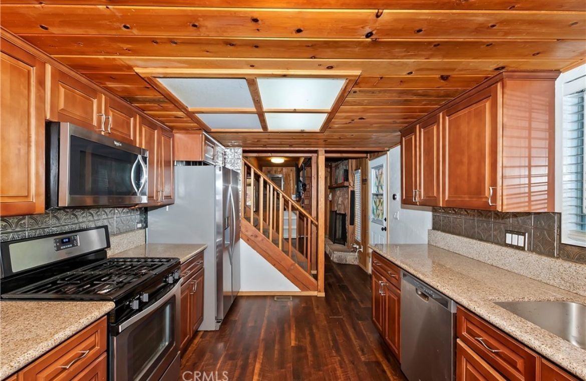 32970 Lone Pine Dr - Photo 2 of 36