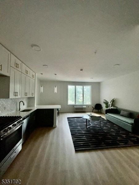 321 E 3rd St #528 - Photo 4 of 8