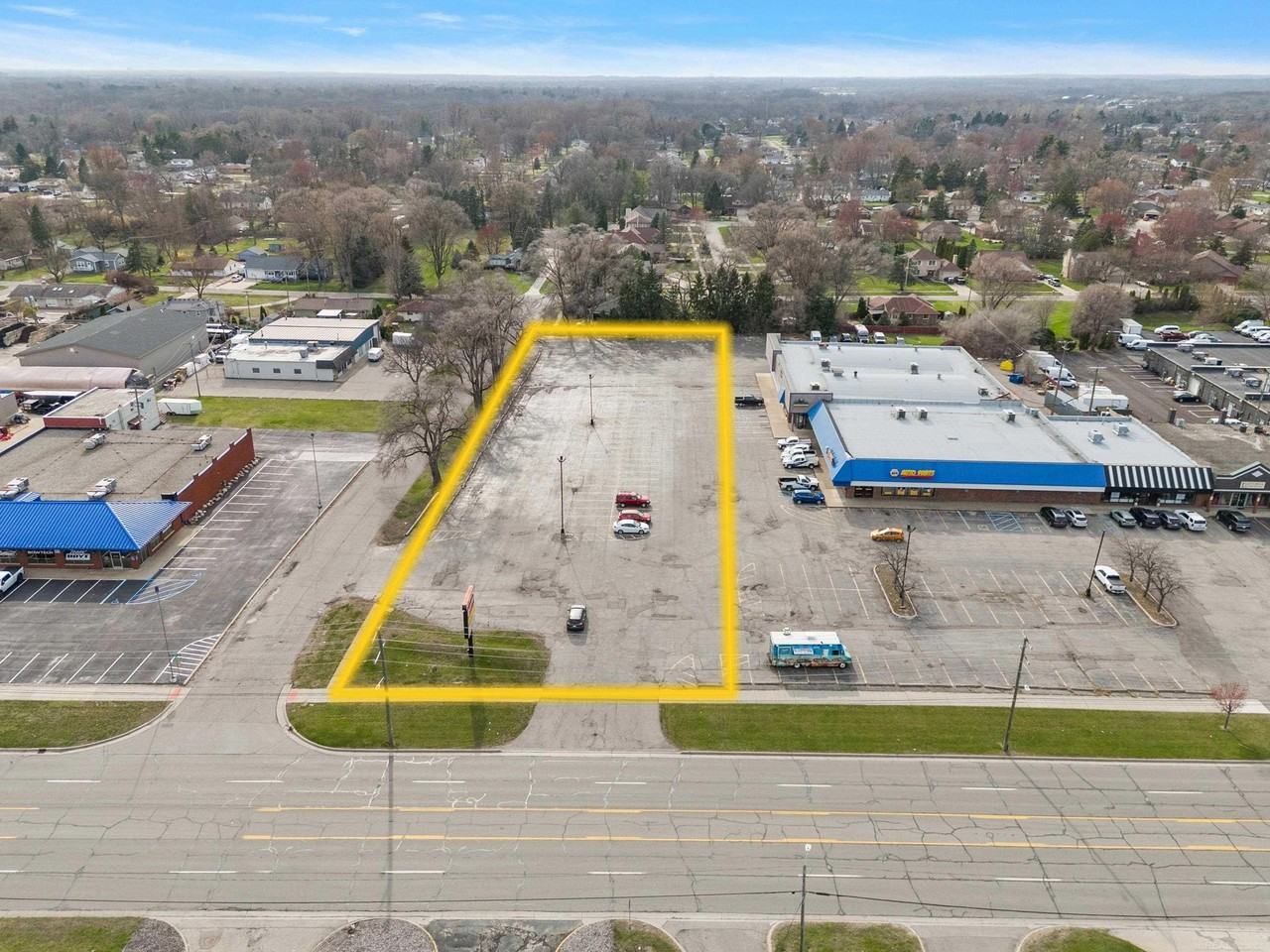 48075 Van Dyke Ave - Photo 2 of 6