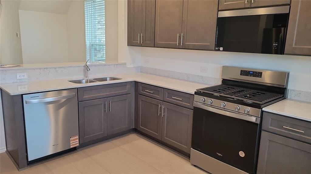 2416 Castlebar Dr - Photo 3 of 10