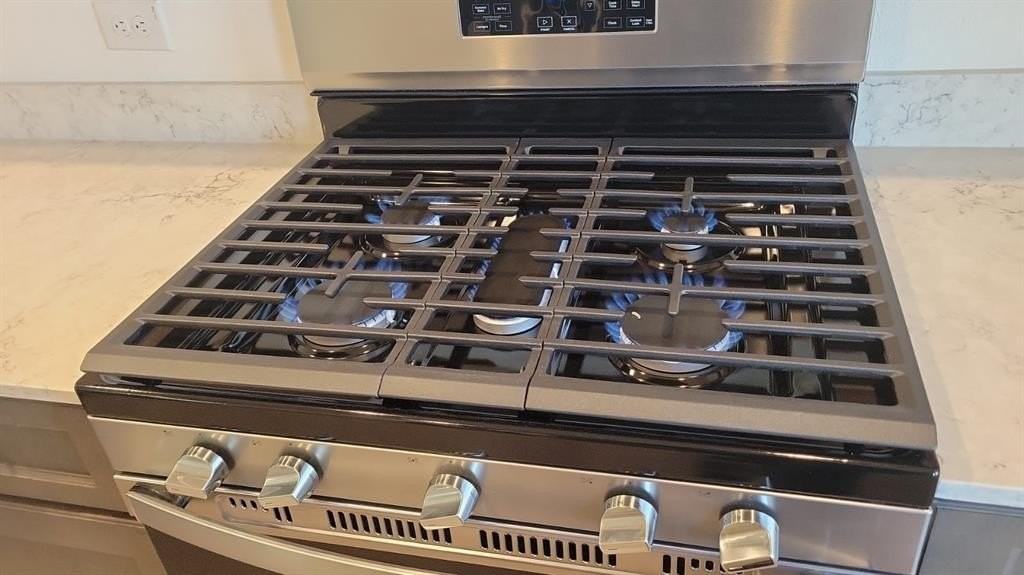 2416 Castlebar Dr - Photo 4 of 10