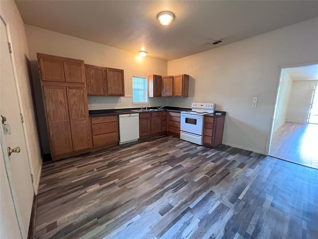 317 Ritchey St - Photo 4 of 13