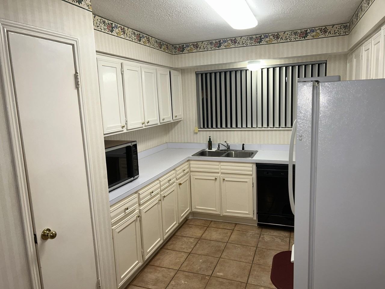 Wickersham Ln - Photo 3 of 7