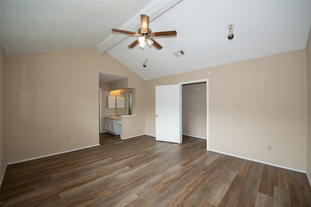 16774 Gleneagle Dr N - Photo 7 of 10