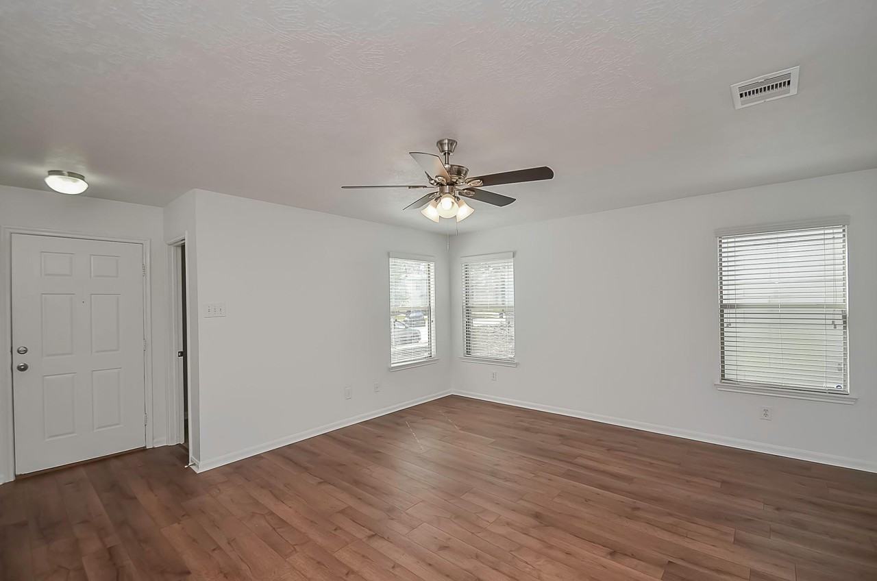 12019 Audubon Hill Court - Photo 3 of 32