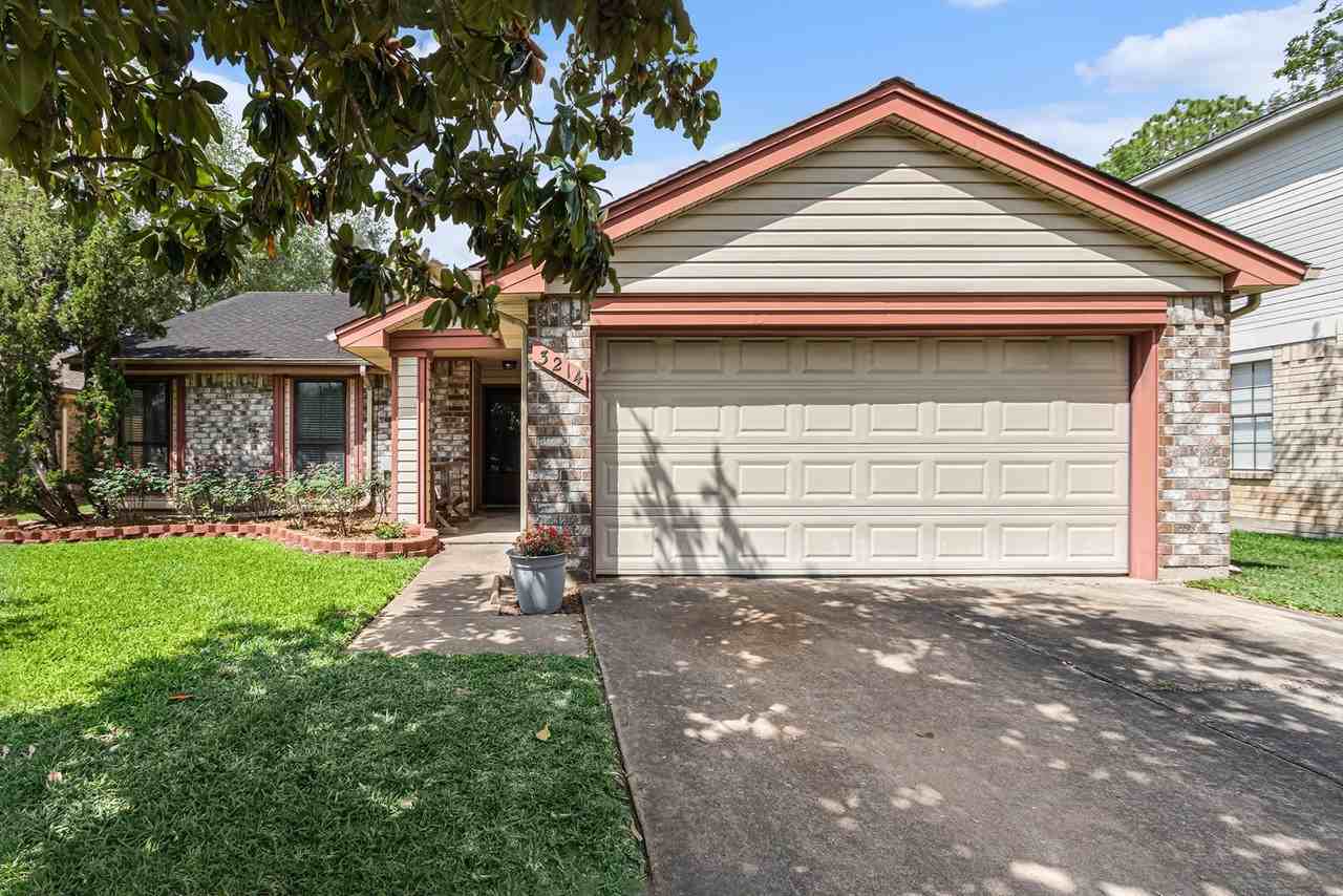 3214 Pebble Lake Dr - Photo 2 of 28