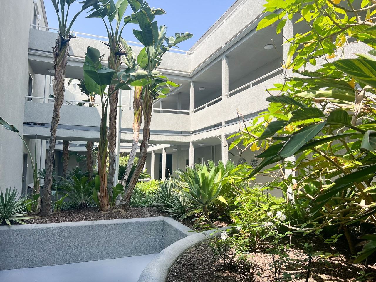 Cambridge Court Apartments - Photo 5 of 11