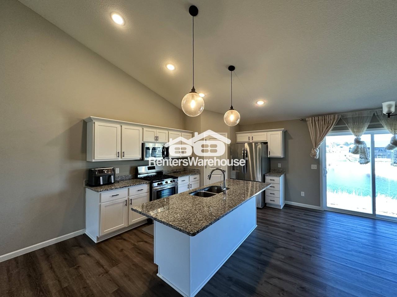 2115 120th Ave Ne - Photo 2 of 43