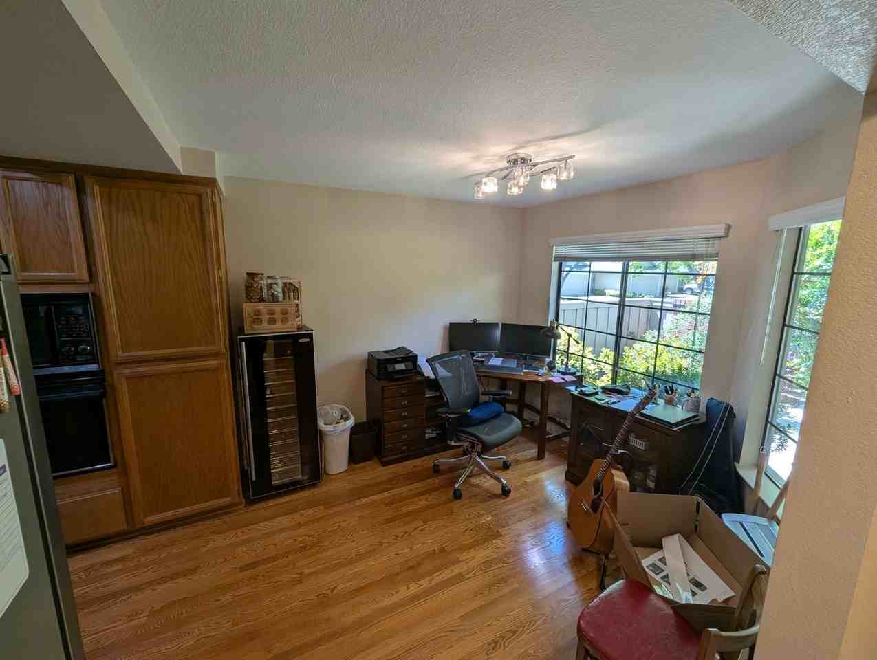 2004 Raphael Ct - Photo 2 of 18