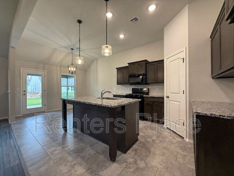 12308 S Maplewood Ave - Photo 3 of 18