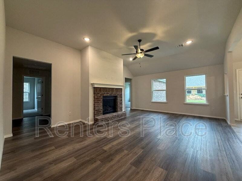 12308 S Maplewood Ave - Photo 7 of 18