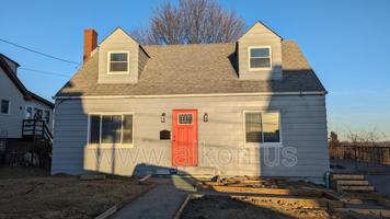 featured image of 2710 Houston St