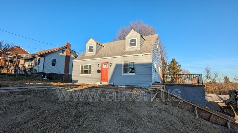 2710 Houston St - Photo 2 of 24