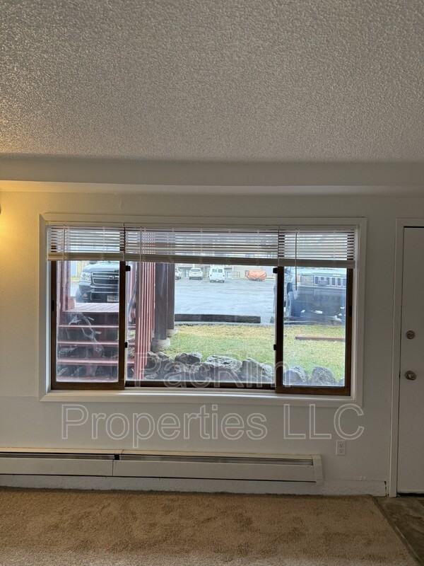 8850 Cordell Cir - Photo 7 of 10