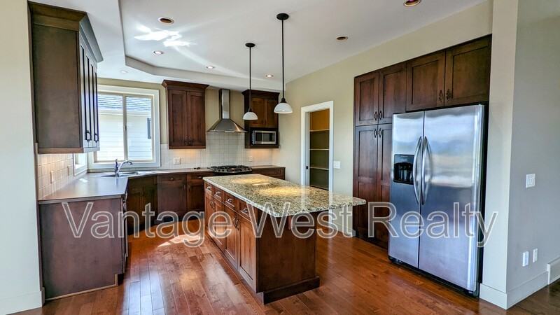 1199 Long Ridge Dr - Photo 3 of 31