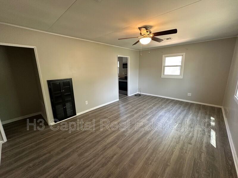 292 S 14th St - Photo 2 of 13