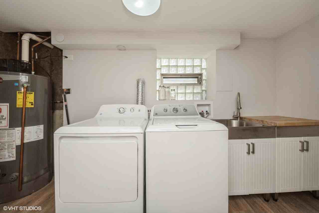 5003 N Hamlin Ave - Photo 4 of 20