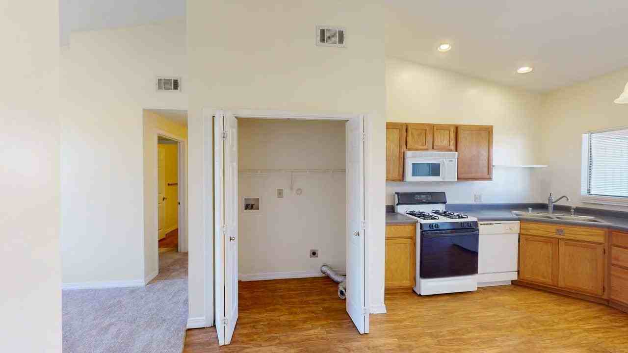 4253 Sabana Loop Se - Photo 5 of 48