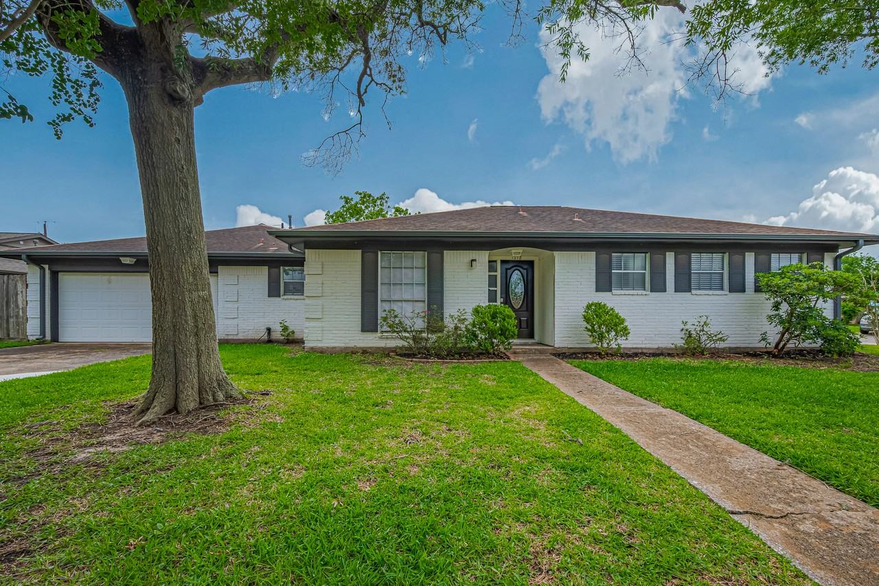 1318 Bellgrove Dr - Photo 3 of 30