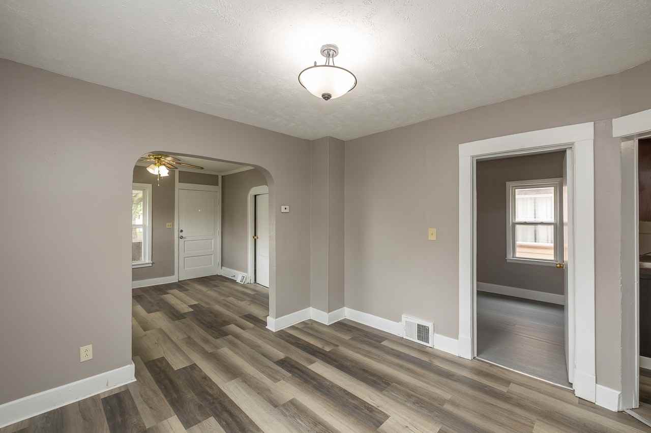 3392 W 52Nd St - Photo 7 of 21