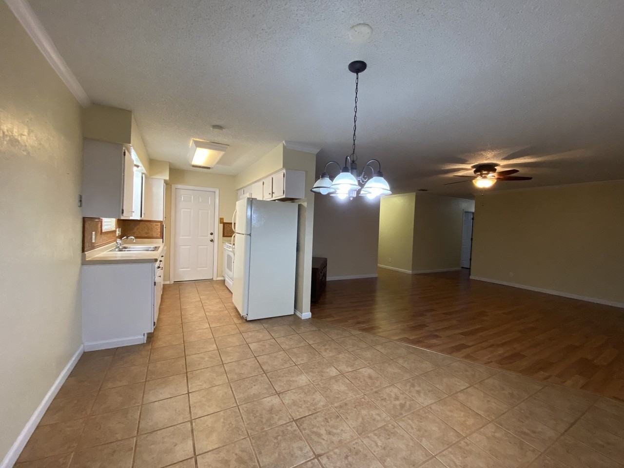 404 High Meadow Dr - Photo 4 of 11