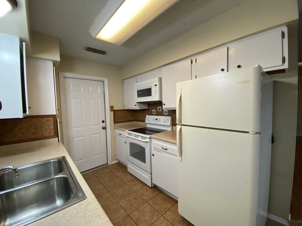 404 High Meadow Dr - Photo 5 of 11