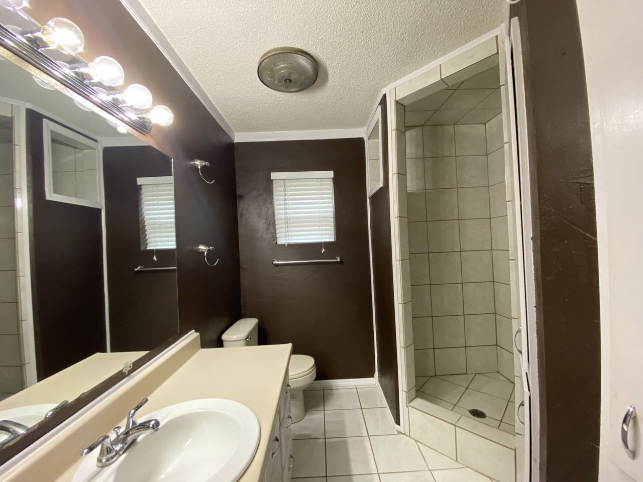 404 High Meadow Dr - Photo 7 of 11