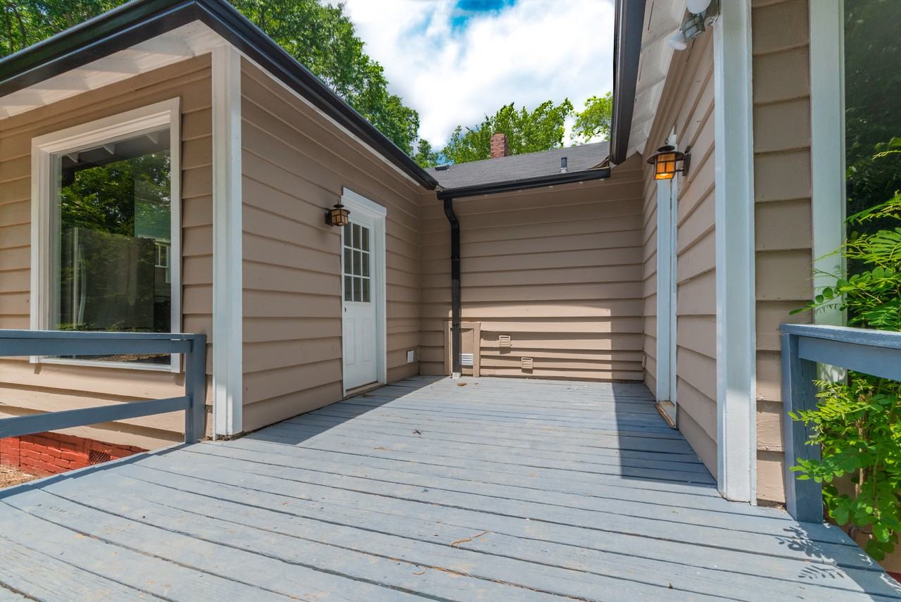 1143 Gracewood Ave Se - Photo 3 of 28