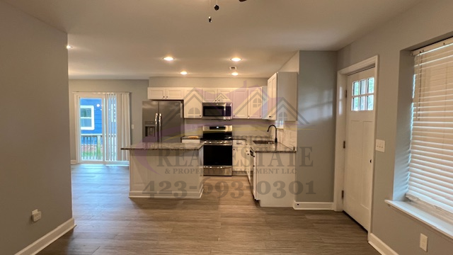 1707 S Beech St - Photo 6 of 28