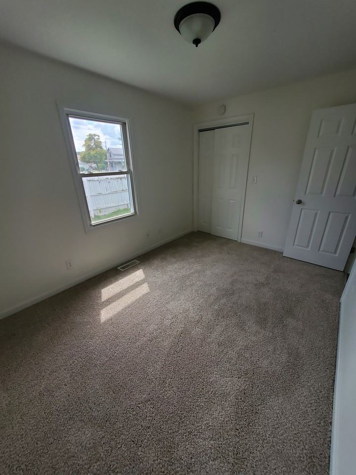 812 S West St - Photo 6 of 10