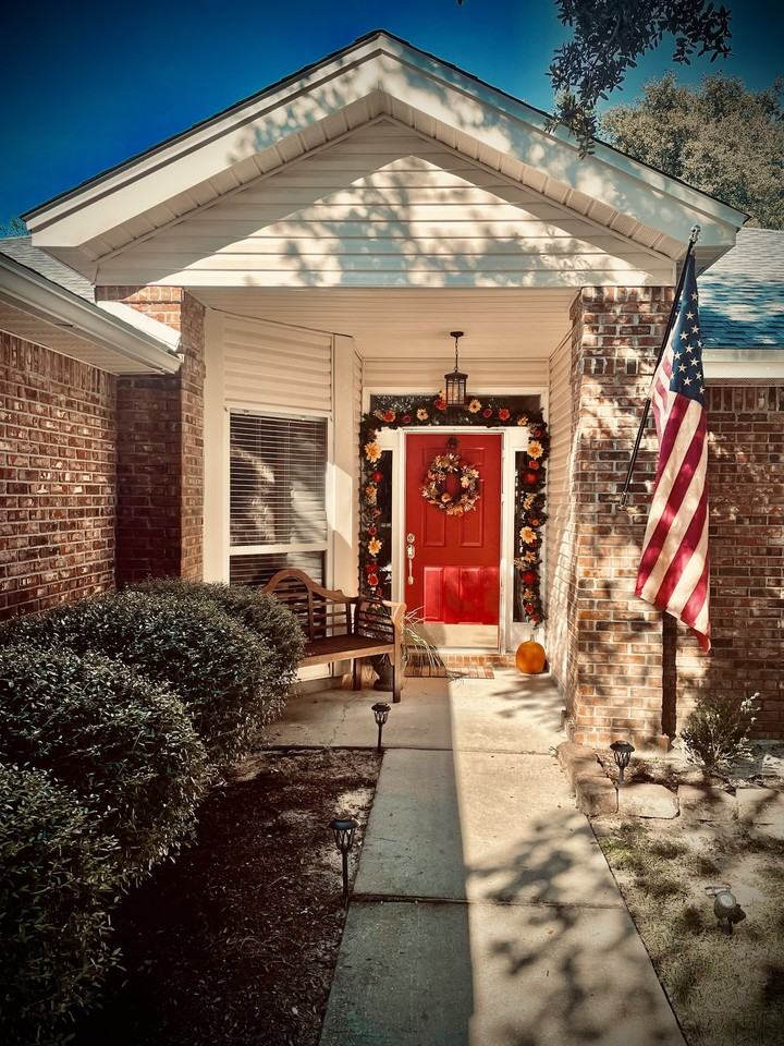 4553 Castlewood Ln #NA - Photo 2 of 27