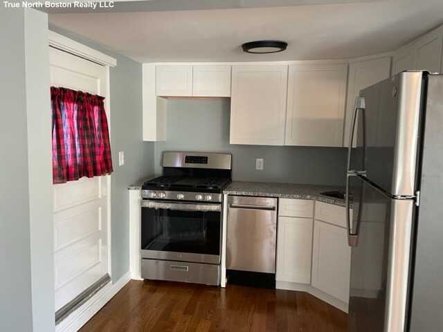 560 Lincoln Ave - Photo 3 of 19