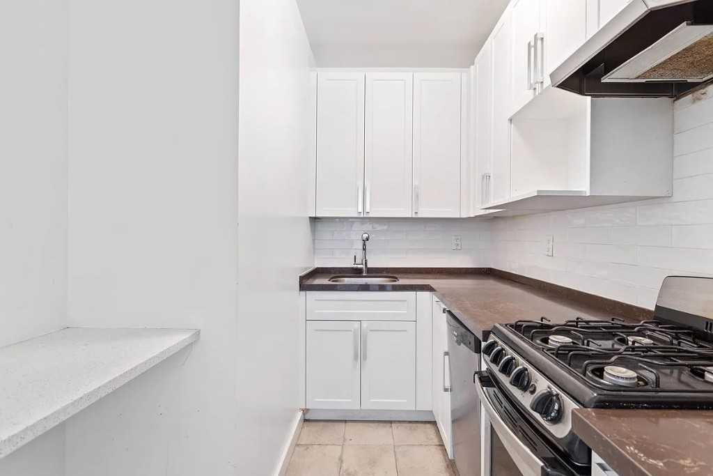 Fulton St #L4 - Photo 2 of 4