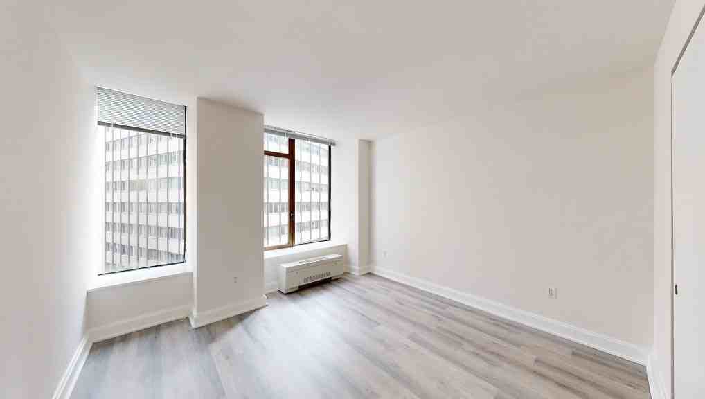 Hanover Sq #08U - Photo 3 of 4