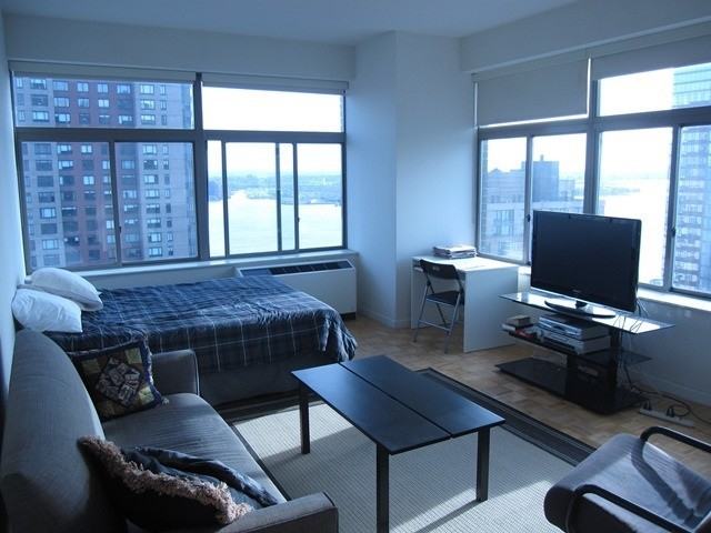 Washington St #9T - Photo 2 of 5