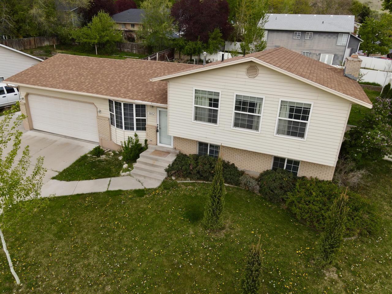 1652 N 400 E - Photo 3 of 20