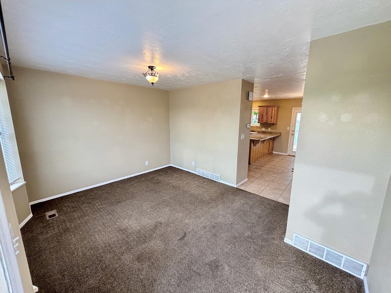 1652 N 400 E - Photo 6 of 20