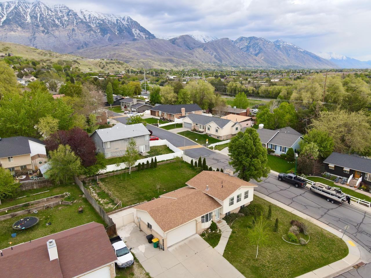 1652 N 400 E - Photo 7 of 20