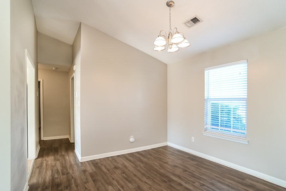 12112 Chantress Ln - Photo 5 of 16