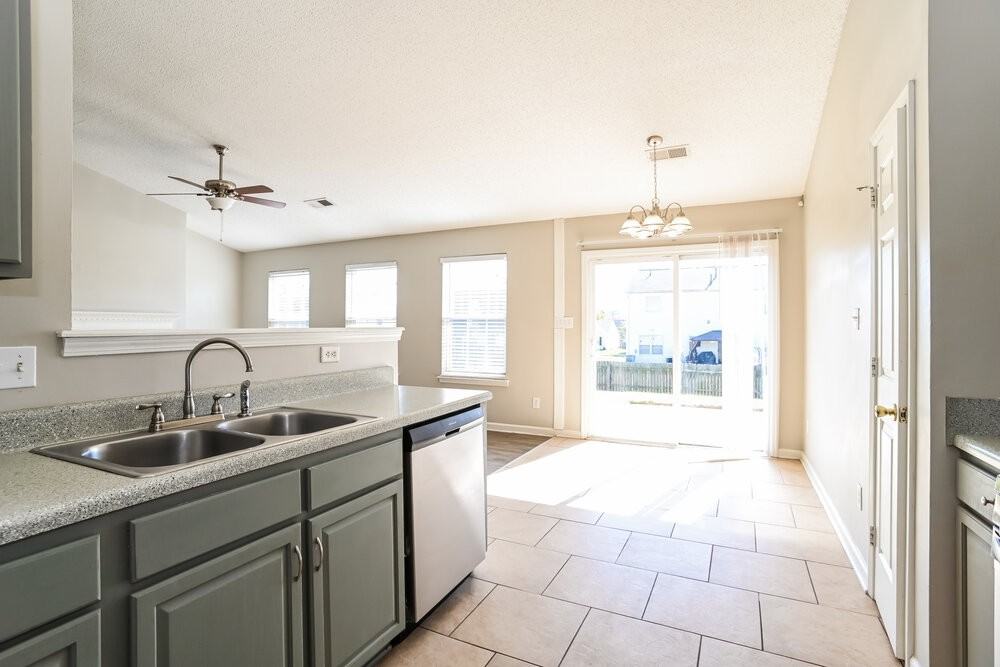 12112 Chantress Ln - Photo 6 of 16