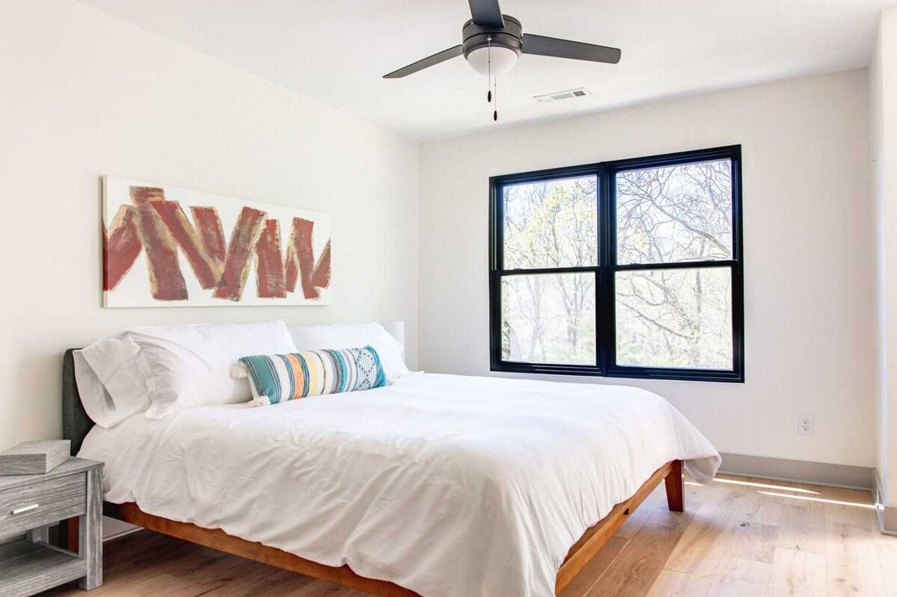 315 Ne Burwood Mews #1221848P - Photo 7 of 50