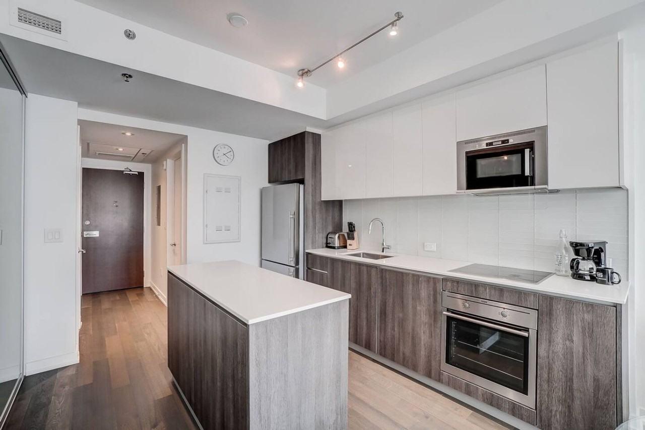 199 Slater Street - Photo 3 of 45