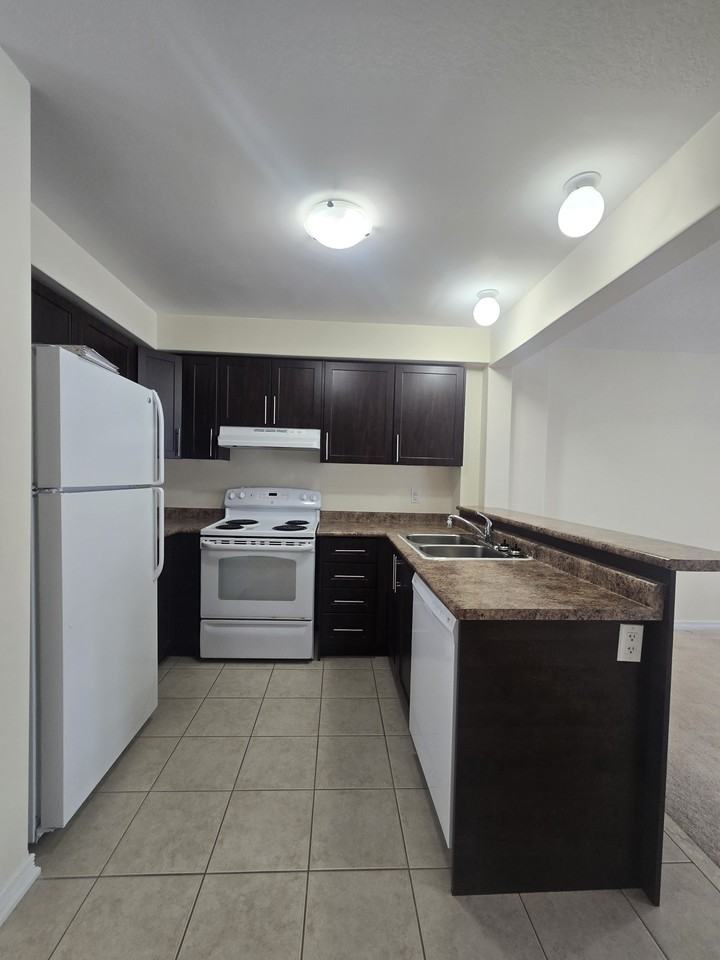 90 Sovereigns Gate #29 - Photo 4 of 20