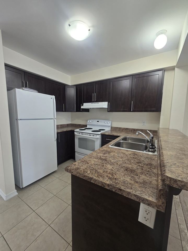 90 Sovereigns Gate #29 - Photo 5 of 20