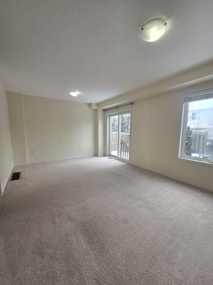 90 Sovereigns Gate #29 - Photo 6 of 20